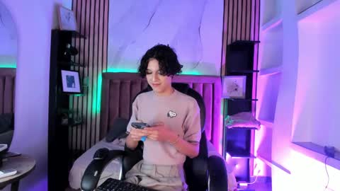 Sthepano  online show from June 2026 03:52:02 AM