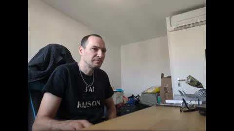 Snapshot of stickolive1 chatting on April 2026 07:33:01 AM stickolive1 online show from April 2026 07:33:01 AM