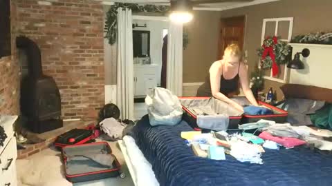 Stickywethoney online show from April 2026 04:00:01 PM