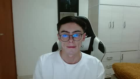 stiv_grant online show from January 2025 06:49:01 AM