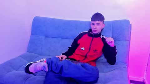 Stivarfox21 online show from February 2025 08:29:01 AM