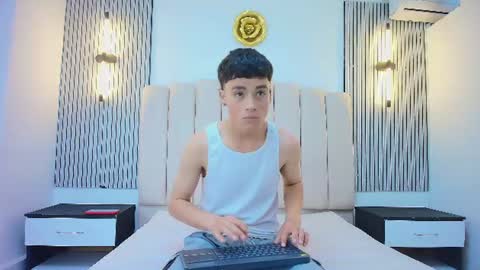 stiven_cooper2 online show from June 2026 12:25:01 PM