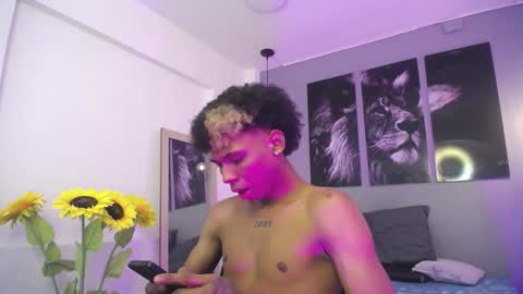 Stiven  online show from October 2025 07:44:02 PM