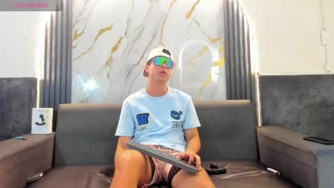 friends online show from April 2026 06:03:01 AM