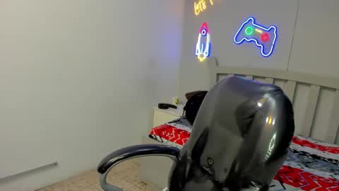 Stiwen online show from October 2025 01:40:02 PM