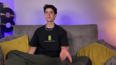 Stolas online show from March 2026 01:33:01 AM