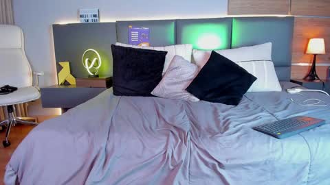 Stone Lee  online show from February 2025 06:37:01 AM