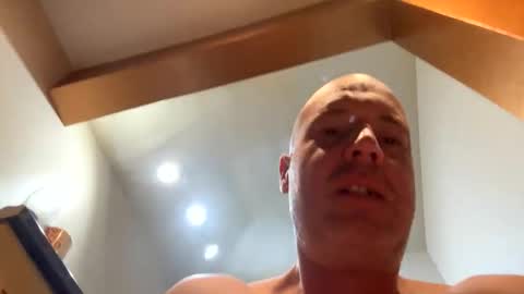 Stoodley22 online show from October 2025 04:42:01 AM