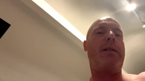 Stoodley22 online show from April 2026 04:32:01 PM