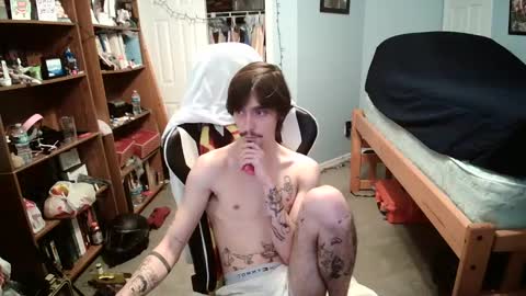 str8whiteboy21 online show from February 2025 06:27:02 PM