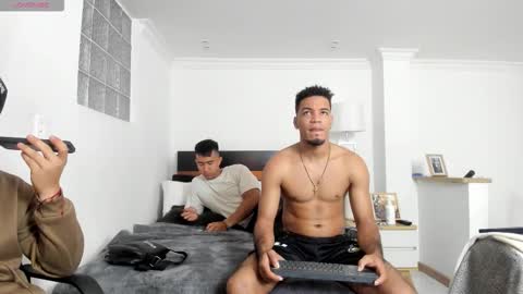 straight__friends online show from February 2026 02:35:01 PM