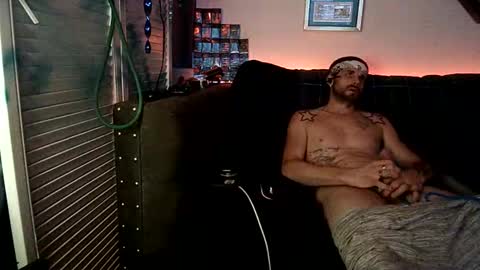 straitpipermann22 online show from April 2026 02:09:02 AM