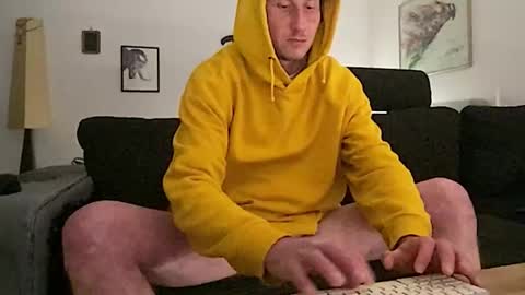 Snapshot of strammer_willi chatting on January 2026 01:42:02 AM strammer_willi online show from January 2026 01:42:02 AM