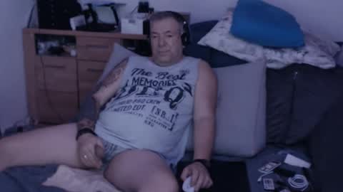 Snapshot of stranger1966 chatting on October 2025 10:42:01 PM Stranger online show from October 2025 10:42:01 PM