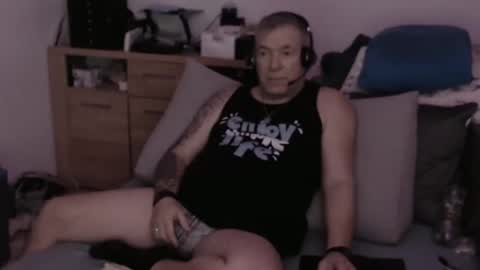 Snapshot of stranger1966 chatting on October 2025 09:35:02 PM Stranger online show from October 2025 09:35:02 PM