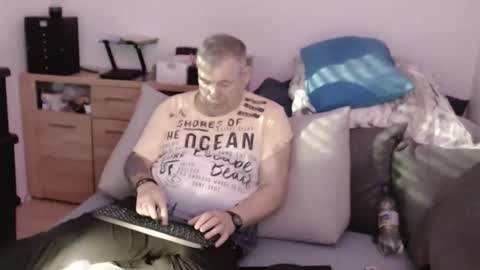 Snapshot of stranger1966 chatting on November 2025 09:21:02 AM Stranger online show from November 2025 09:21:02 AM