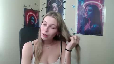 Snapshot of stranger_giirl chatting on May 2026 11:49:01 AM Amalia online show from May 2026 11:49:01 AM