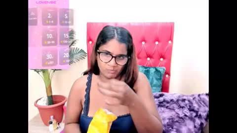 strawberry_lipz online show from September 2025 06:37:02 AM