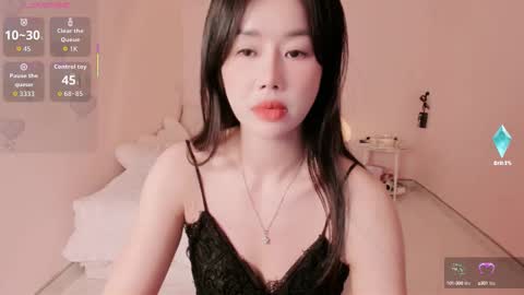 Snapshot of strawberry_loveee chatting on September 2025 05:13:02 PM strawberry_loveee online show from September 2025 05:13:02 PM
