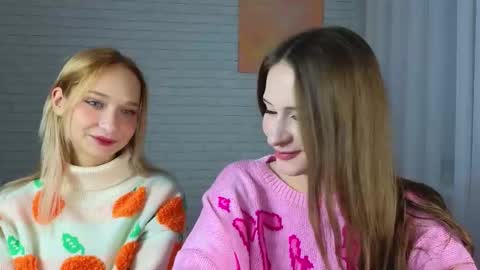 Alice and Violetta online show from November 2025 02:12:01 AM