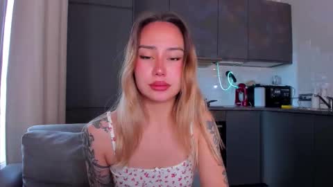 Tati and Lola online show from October 2025 10:38:02 AM