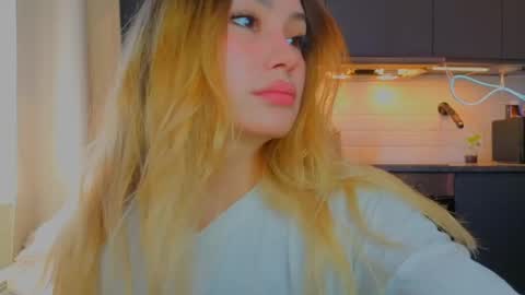 Snapshot of strawberrypie99 chatting on May 2026 09:47:01 AM Tati and Lola online show from May 2026 09:47:01 AM