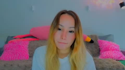 Snapshot of strawberrypie99 chatting on May 2026 11:50:01 AM Tati and Lola online show from May 2026 11:50:01 AM