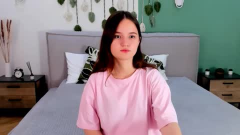 Snapshot of strawbunnybite chatting on September 2025 02:28:01 PM Bunny online show from September 2025 02:28:01 PM