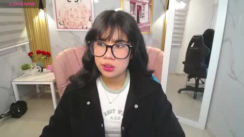 strawkiss_a online show from September 2025 08:33:01 PM