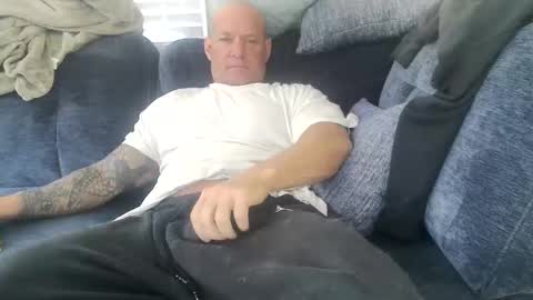 Snapshot of strongandhard073 chatting on November 2025 01:46:01 PM StrongAndHard online show from November 2025 01:46:01 PM