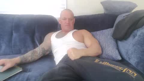 Snapshot of strongandhard073 chatting on November 2025 01:44:02 PM StrongAndHard online show from November 2025 01:44:02 PM