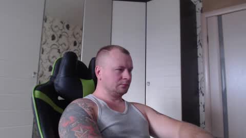 Snapshot of strongass18 chatting on December 2024 07:29:01 AM Alex online show from December 2024 07:29:01 AM