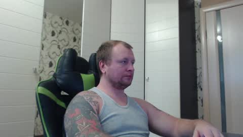 Snapshot of strongass18 chatting on February 2025 11:44:02 AM Alex online show from February 2025 11:44:02 AM