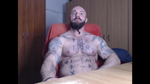 Snapshot of strongivan chatting on December 2024 05:00:02 AM StrongIvan online show from December 2024 05:00:02 AM