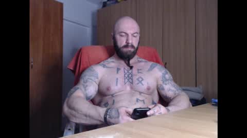 Snapshot of strongivan chatting on February 2025 06:33:02 AM StrongIvan online show from February 2025 06:33:02 AM