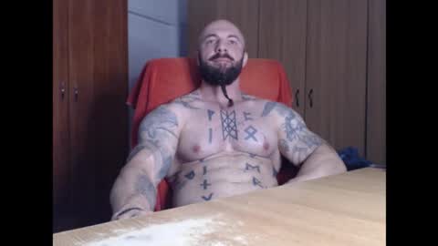 Snapshot of strongivan chatting on September 2025 06:04:02 AM StrongIvan online show from September 2025 06:04:02 AM