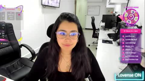 studcb_ online show from October 2025 10:34:02 PM