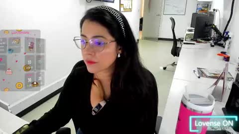 studcb_ online show from April 2026 09:39:33 PM