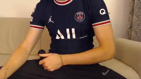 Snapshot of studfromparis chatting on February 2025 03:34:01 PM Stud From Paris online show from February 2025 03:34:01 PM