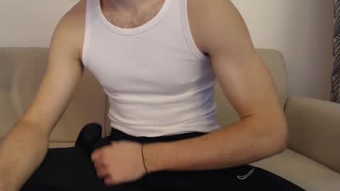 Snapshot of studfromparis chatting on February 2025 02:49:01 PM Stud From Paris online show from February 2025 02:49:01 PM