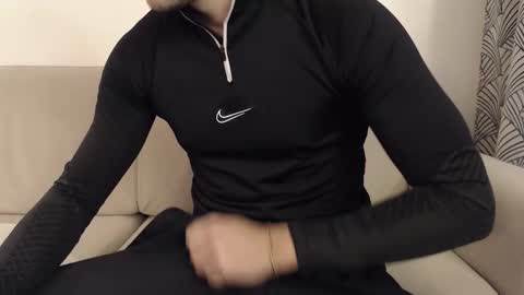 Snapshot of studfromparis chatting on October 2025 03:23:02 PM Stud From Paris online show from October 2025 03:23:02 PM