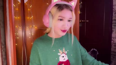 stuffy_ri online show from December 2024 08:10:02 PM