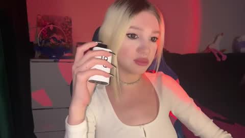 stuffy_ri online show from January 2025 05:40:01 PM