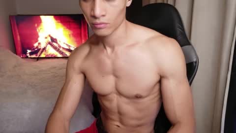 stylish man online show from April 2026 01:39:01 PM