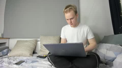 Kevin online show from September 2025 06:21:01 PM