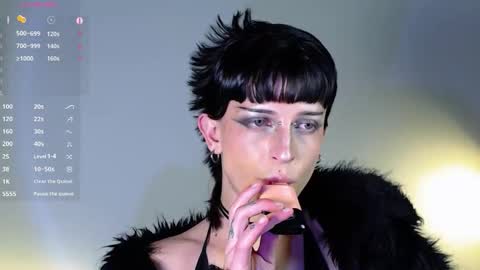 Snapshot of succubot chatting on November 2025 07:30:02 AM Angel online show from November 2025 07:30:02 AM