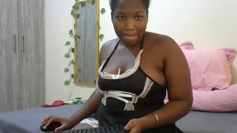 Snapshot of sucker_queen chatting on December 2024 12:12:02 PM Beverly online show from December 2024 12:12:02 PM