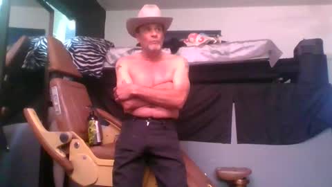 SUCKITU812 online show from December 2024 03:58:02 AM