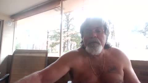 Snapshot of suckurtoes chatting on February 2025 03:57:02 PM Jon online show from February 2025 03:57:02 PM