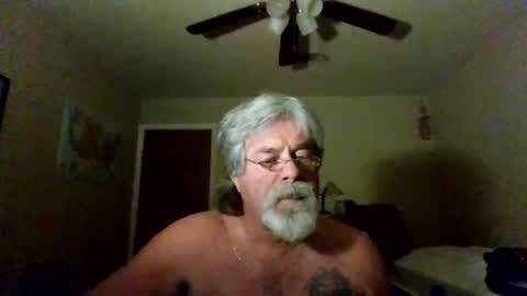 Snapshot of suckurtoes chatting on July 2026 06:18:02 AM Jon online show from July 2026 06:18:02 AM